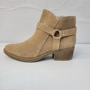 House of Harlow 1960 Beige Suede Ankle Booties